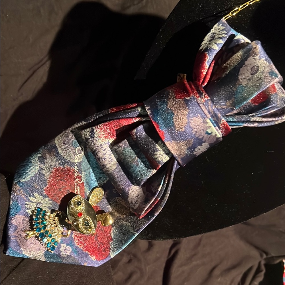 Oscar de la Renta Blue and Red Silk Scarf